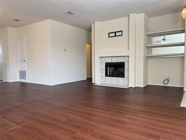 Building Photo - 2329 Sumac Ct