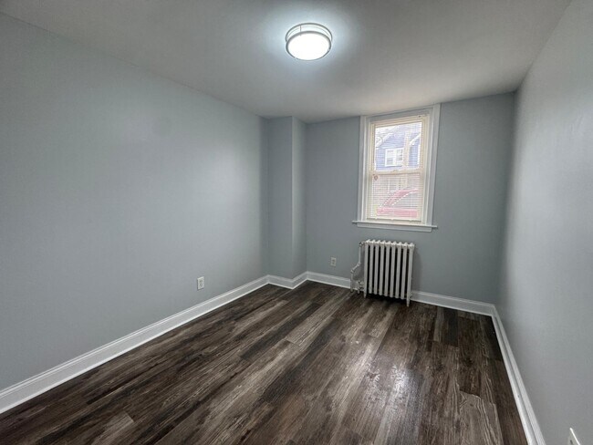 Building Photo - 229 Clifton Ave