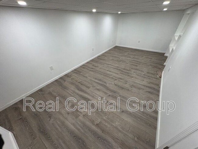 Building Photo - 117-119 Odell St