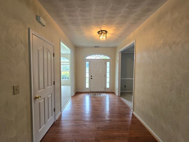Building Photo - 3 Bed, 2 Bath in Waterfront Community of Rivers Edge in Currituck w/ Built-in Pool