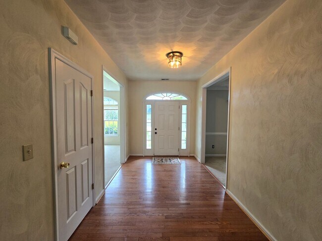 Foto del edificio - 3 Bed, 2 Bath in Waterfront Community of Rivers Edge in Currituck w/ Built-in Pool