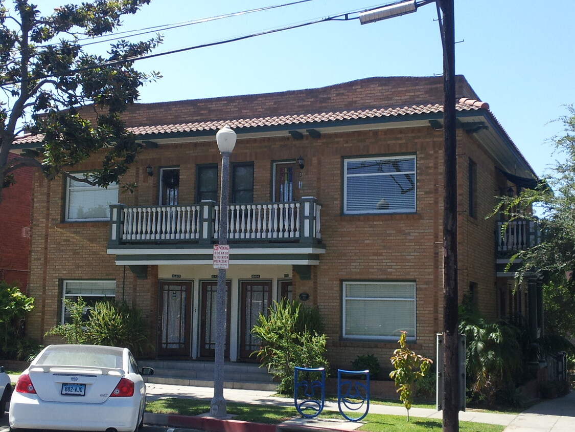 Foto principal - 642 W 8th St