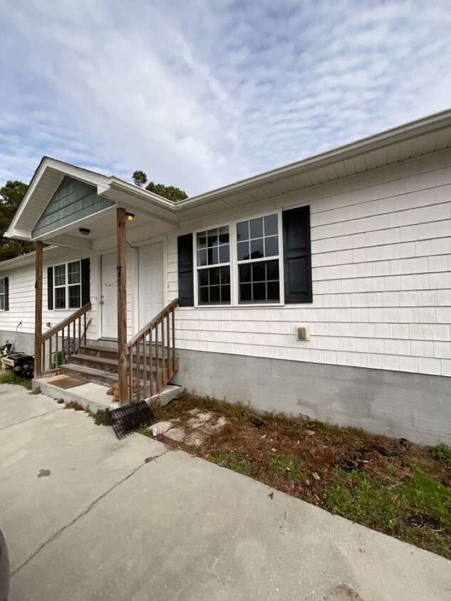 Charming 2 Bedroom Duplex 106 Laib Ln. 7 Apartment for Rent in