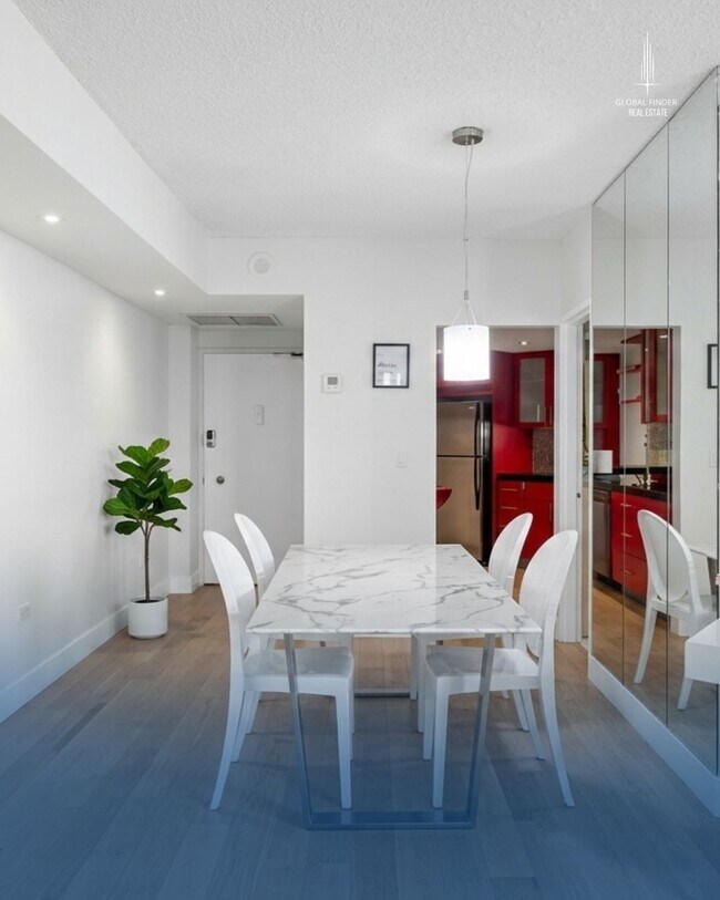 Foto del edificio - 801 Brickell Bay Dr