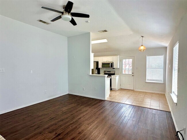 Foto del edificio - 4924 Mountain Ridge Ln