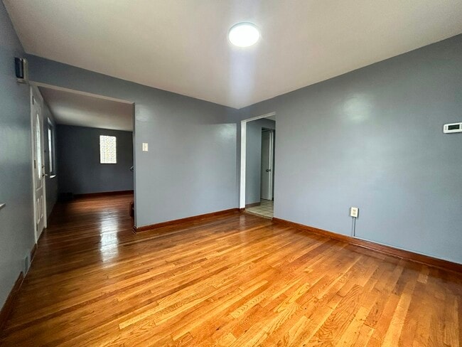 Building Photo - 1718 McNary Blvd