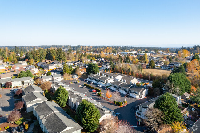 Foto del edificio - Lakeside Townhomes