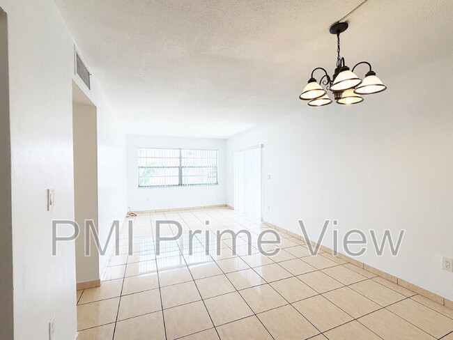 Foto del edificio - 495 NW 72nd Ave