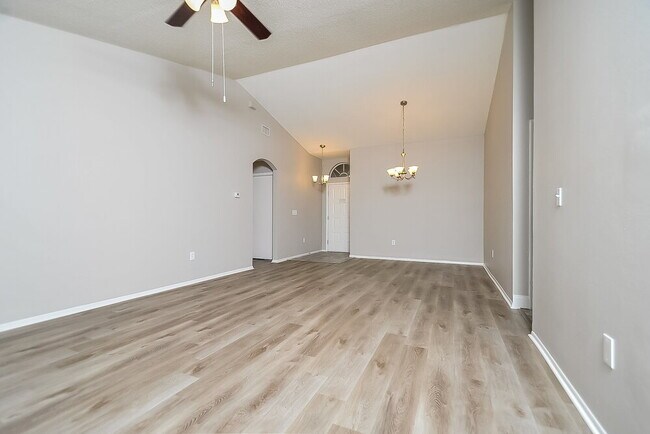 Building Photo - 13208 Sharondale Ct