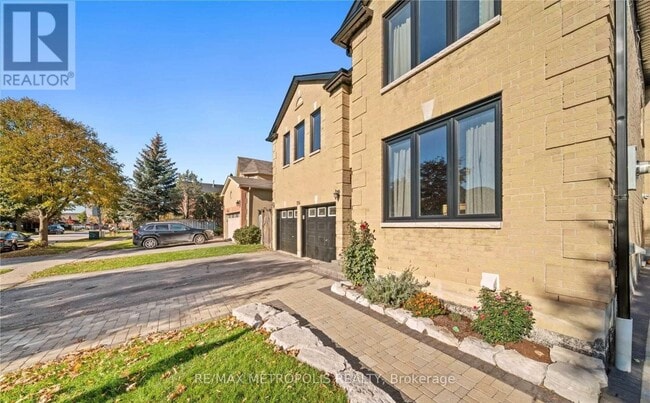 Building Photo - 214 Stonemanor Ave