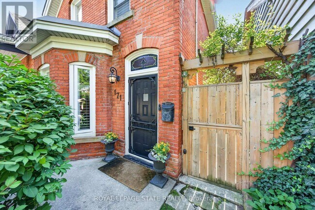 Photo du bâtiment - 171 Emerald St S