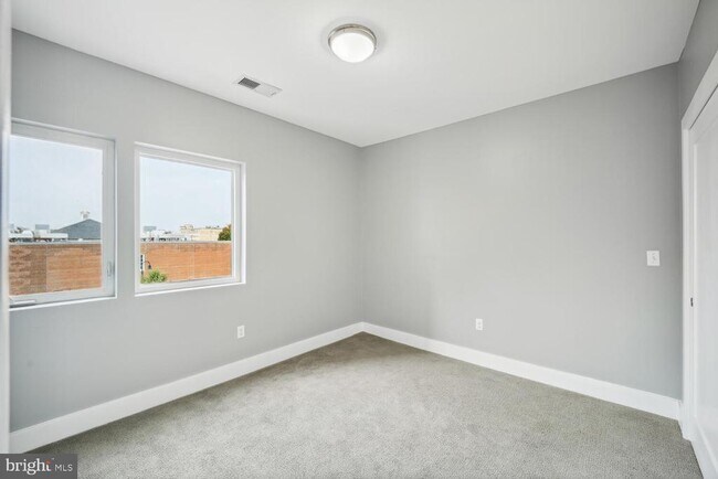 Foto del edificio - 2724 12th St NE