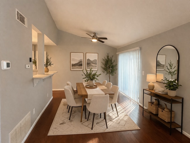Building Photo - 1 BD 1 BATH CONDO TOTAL ELECTRIC!
