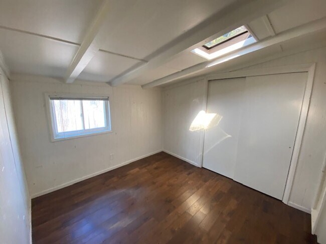 Foto del edificio - Pacific Grove Mid-Century Modern style home