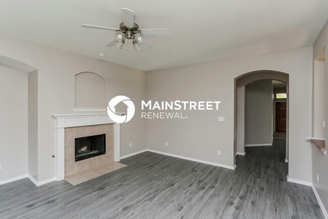 Foto del edificio - 4 Bedroom Pet-Friendly Home in Rockwall, TX with Main Street Renewal