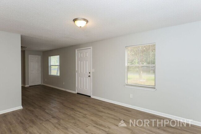 Foto del edificio - 8326 Walden Rd