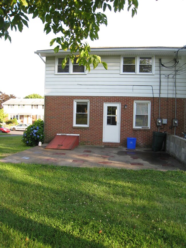 BACK - 171 W 28th St