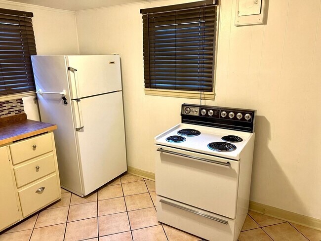 Foto del edificio - 676 N Davis St