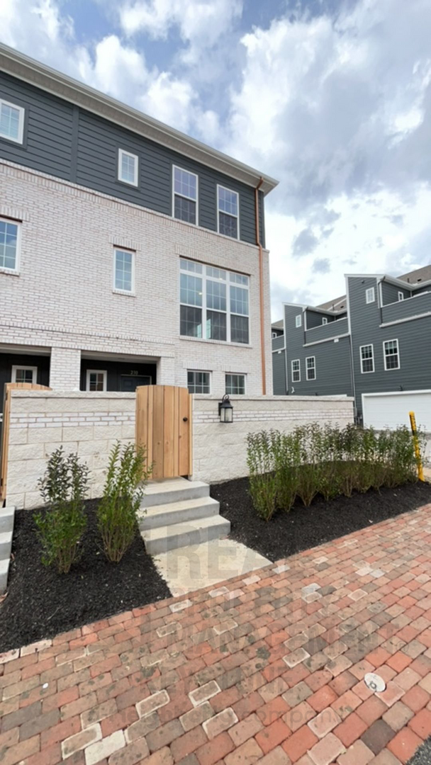 Foto del edificio - Brand New Beautiful Townhome in Cranberry!