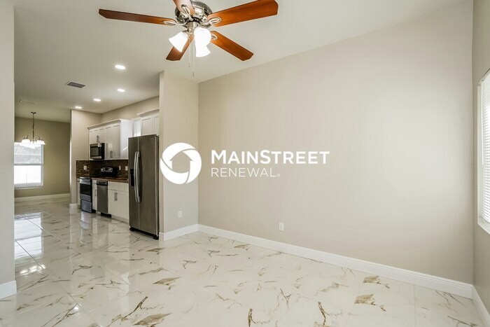 Foto principal - 3 Bedroom Pet-Friendly Home in LEHIGH ACRE...