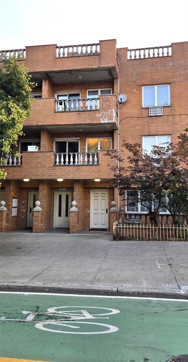 Building Photo - 29-17 31st Ave