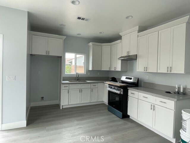 Foto del edificio - 8744 Fillmore Cir