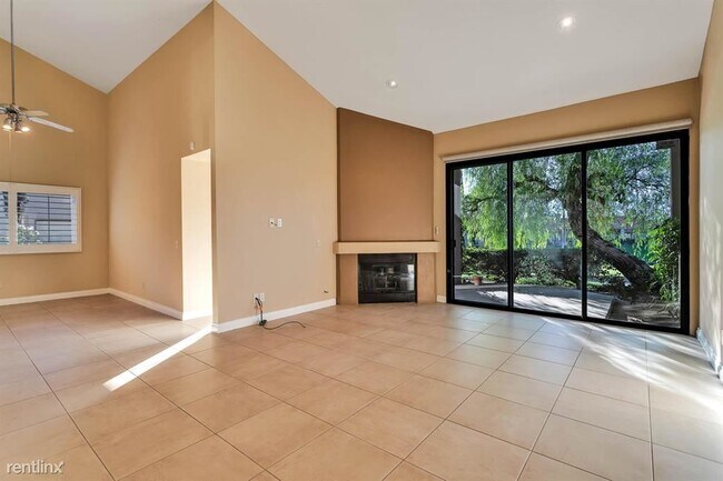 Building Photo - 2 br, 2 bath Condo - 38351 Crocus Ln
