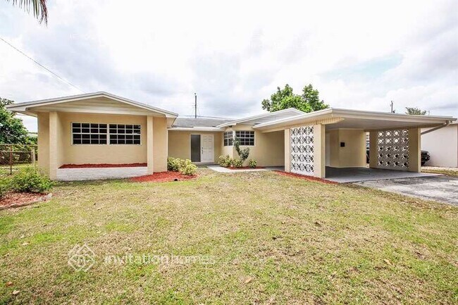 Building Photo - 200 SW 65th Way