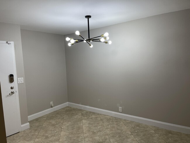Building Photo - 3115 Oakland Shores Dr