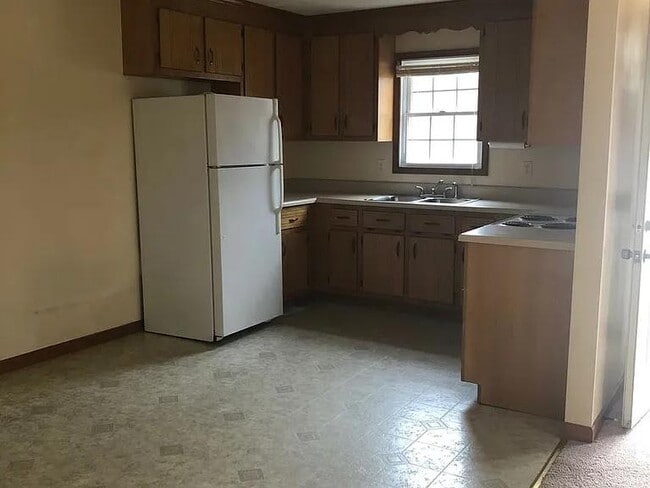 Building Photo - 118 Lily Dr