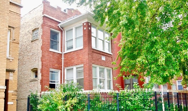 Building Photo - 4735 N Drake Ave