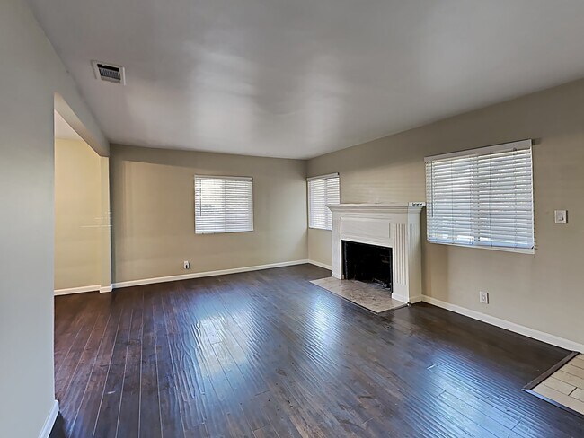 Foto del edificio - 16132 Haynes St