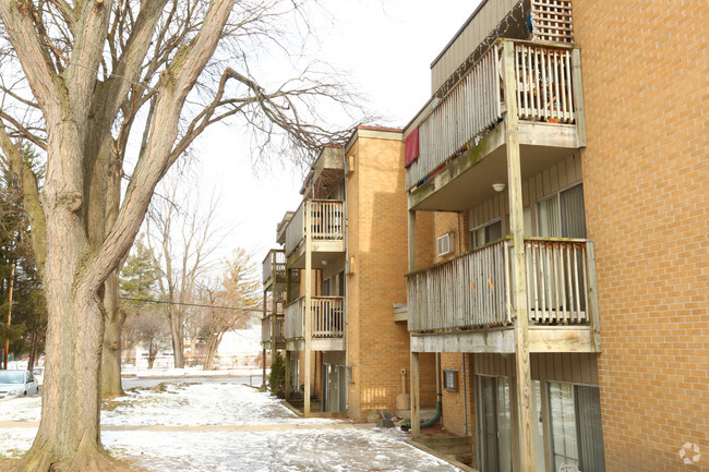 Balcony - South Reo Apartments