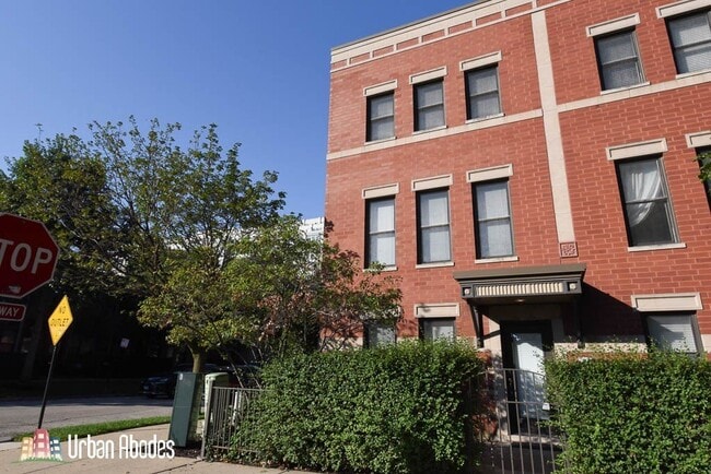 Photo - 1000 N Crosby St (Chicago, IL) Townhome