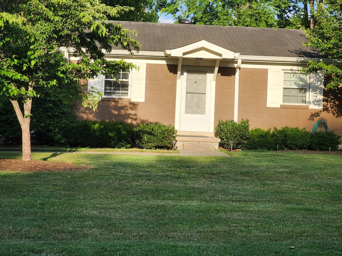 Foto principal - 1115 Parkview Dr