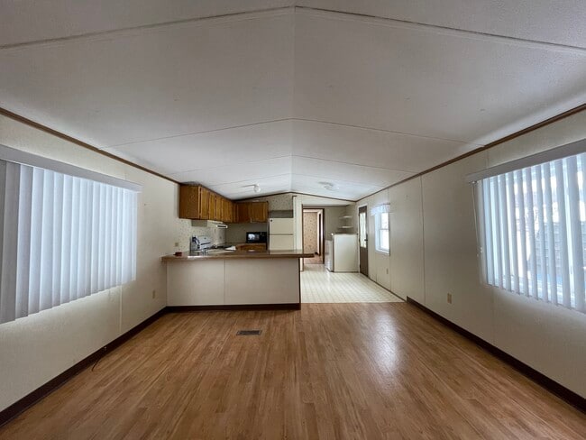 Building Photo - 7323 Academy St