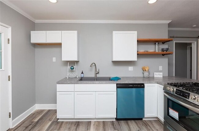 Building Photo - 4124 3rd St