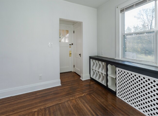 Foto del edificio - 184 Meadow Ave
