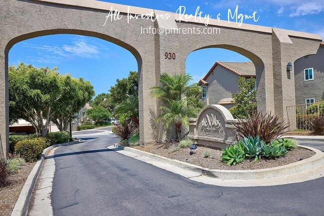 Building Photo - 930 Via Mil Cumbres