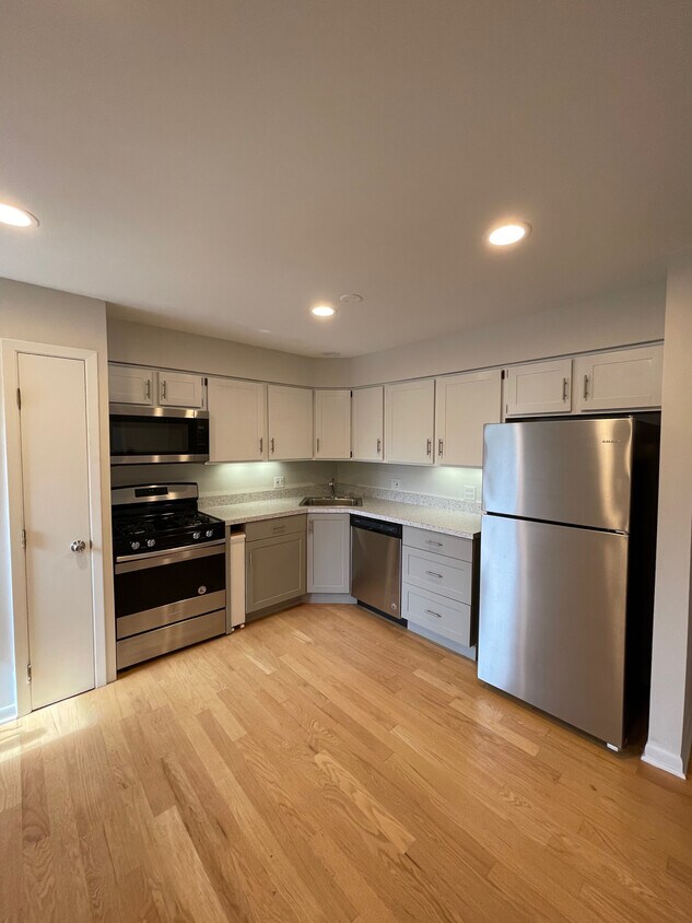 Kitchen - 567 S Washington St