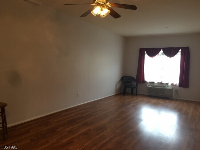 Foto del edificio - 9108 Richmond Rd