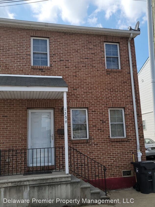 Primary Photo - 3 br, 1 bath House - 1209 N Claymont St