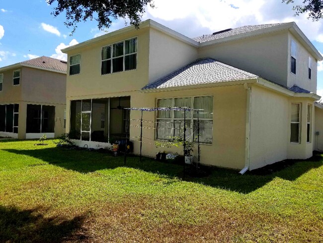 Building Photo - 5073 SW 40th Pl