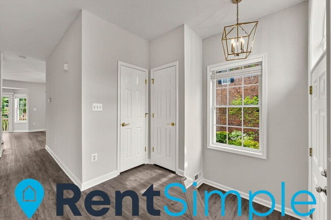 Building Photo - 802 Col Edmonds Ct