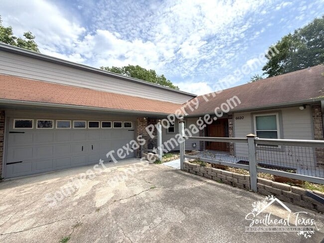 Building Photo - 6620 Forest Trail Cir