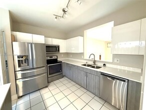 Building Photo - 16120 Emerald Cove Rd