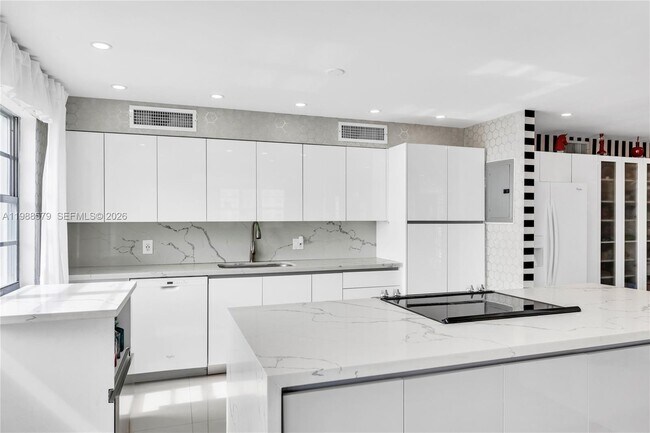 Foto del edificio - 2801 NE 183rd St