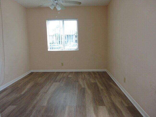 Foto del edificio - 534 Shady Pine Way