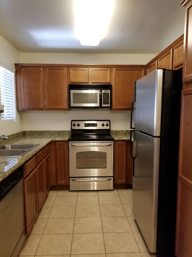 Building Photo - 1 Bedroom Upper Unit In Rancho San Diego