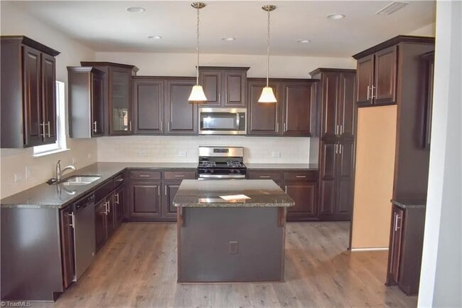 Building Photo - 5014 Red Poll Dr